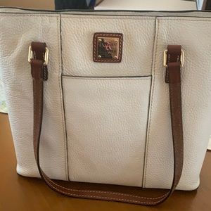 Dooney & Bourke hand bag